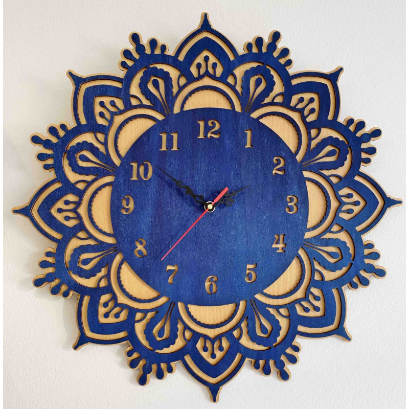 Wanduhr aus Holz - ÚSVIT