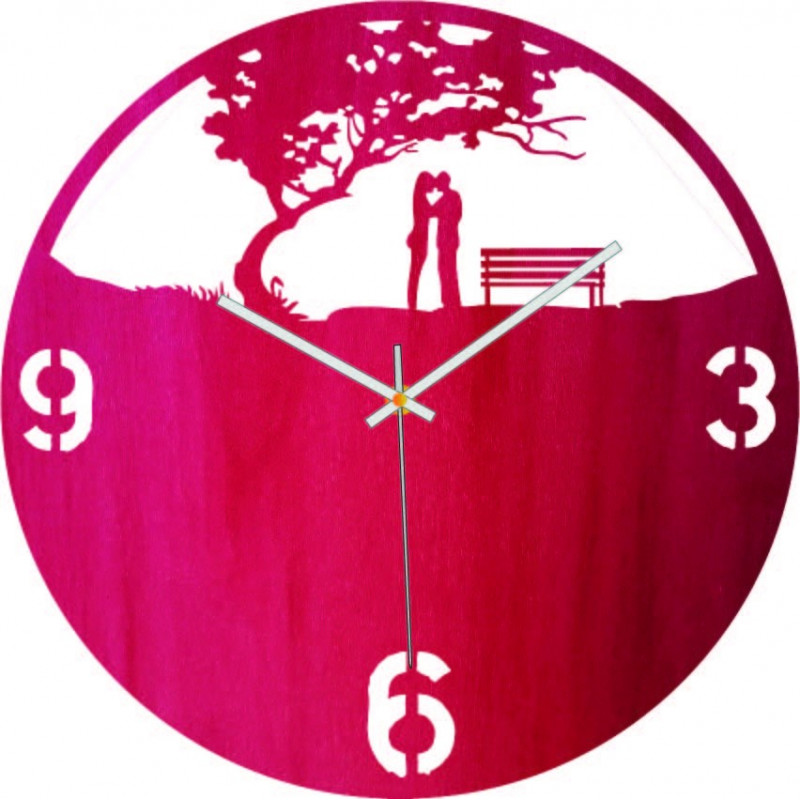 Wanduhr aus Holz Liebe im Park - LOVE