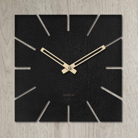 Minimalistische Uhr aus HDF für das moderne Zuhause. Minimalistische Uhr aus HDF für das moderne Zuhause.