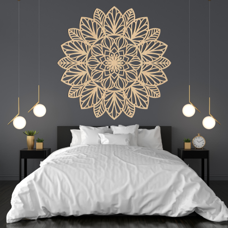 Holzmandala an der Wand Holzmandala an der Wand