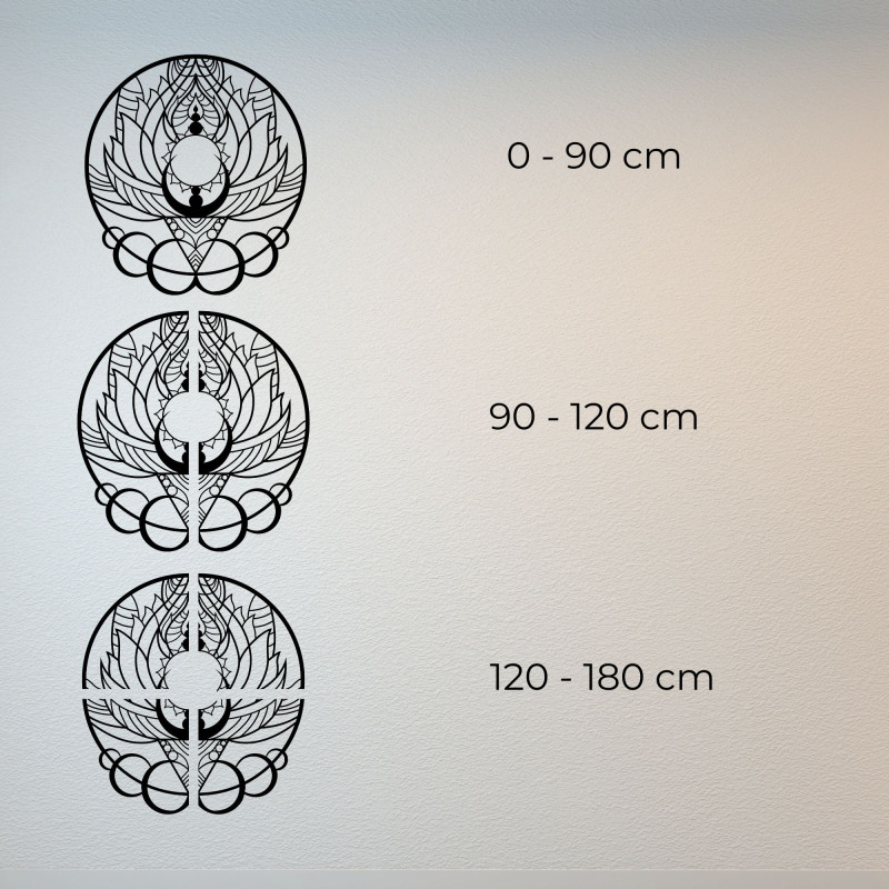 Holzschnitzerei an der Wand – Sonnenblume im antiken Stil
