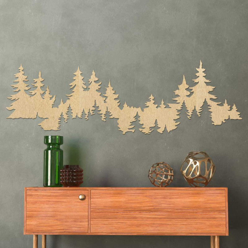 Detailreiche Wandsilhouette eines Waldes aus hellem Holzmaterial.