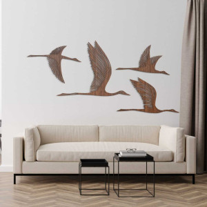 Minimalistisches Vogeldesign aus Holz an der Innenwand montiert 2