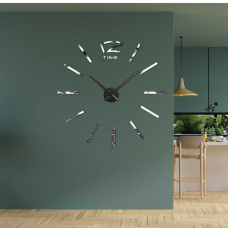 Minimalistische Wanduhr mit dünnen Streifen und dezenter TIME-Aufschrift. Minimalistische Wanduhr mit dünnen Streifen und dezenter TIME-Aufschrift.