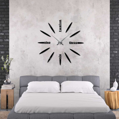Stilvolle 3D-Uhr mit zwölf, drei, sechs und neun anstelle der herkömmlichen Zahlen. Stilvolle 3D-Uhr mit zwölf, drei, sechs und neun anstelle der herkömmlichen Zahlen.