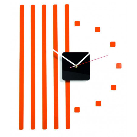 Moderne Wanduhr aus Plexiglas. Trendige Wanduhr als Geschenk. X-momo Uhr. PMMA Moderne Wanduhr aus Plexiglas. Trendige Wanduhr als Geschenk. X-momo Uhr. PMMA