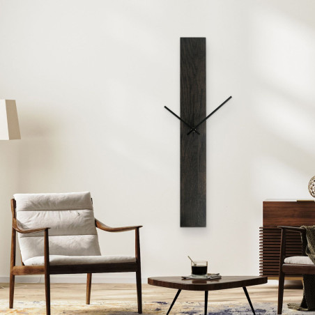 Stilvolle Wanduhr in Schwarz Stilvolle Wanduhr in Schwarz