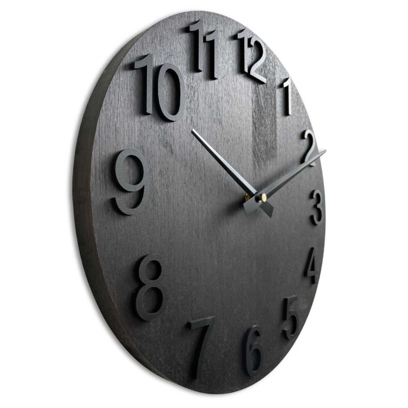 Runde Holzuhr mit schlichtem minimalistischem Design