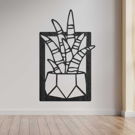 Moderne Wanduhr aus Holz mit schlichtem, minimalistischem Design. Moderne Wanduhr aus Holz mit schlichtem, minimalistischem Design.