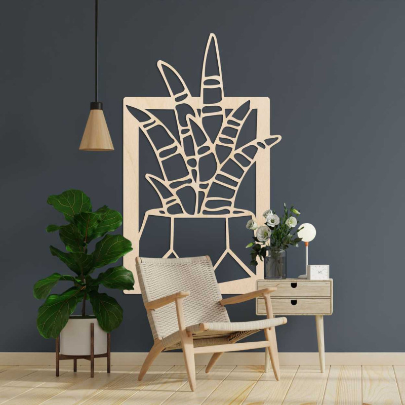 Schlichte Holzuhr mit dezentem Zifferblatt ohne Zahlen.