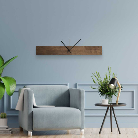 Elegante Holzuhr mit natürlicher Holzmaserung Elegante Holzuhr mit natürlicher Holzmaserung