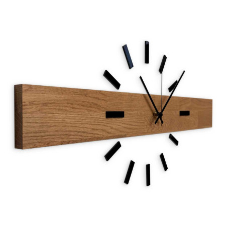 Elegante Uhr mit Holzmotiv für das Kinderzimmer. Elegante Uhr mit Holzmotiv für das Kinderzimmer.