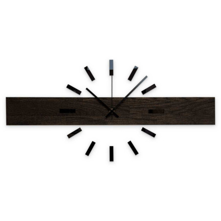 Elegante Wanduhr aus Holz mit minimalistischem Motiv. Elegante Wanduhr aus Holz mit minimalistischem Motiv.