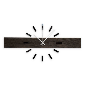 Elegante Wanduhr aus Holz mit minimalistischem Motiv. 2
