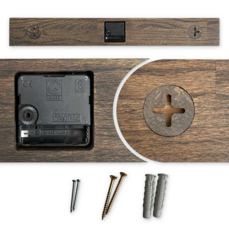 Handgefertigte vertikale Wanduhr aus Eiche – schlankes minimalistisches skandinavisches Design – CRYSA