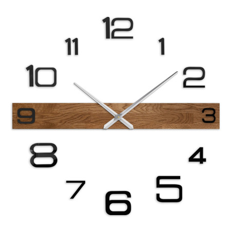 Große Wanduhr aus Holz mit schwarzen arabischen Ziffern und dunklen Zeigern, passend für das Wohnzimmer. Große Wanduhr aus Holz mit schwarzen arabischen Ziffern und dunklen Zeigern, passend für das Wohnzimmer.