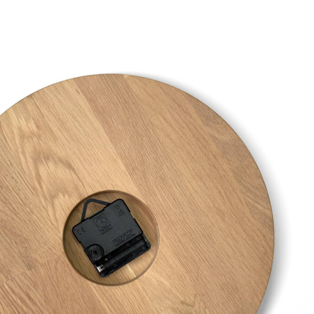 Holzuhr für das Wohnzimmer Holzuhr für das Wohnzimmer