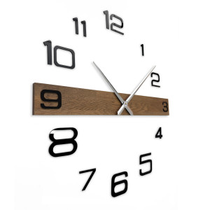 Minimalistische Wanduhr mit Holzteil und schwarzen, gut sichtbaren Zahlen. 2