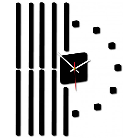 Moderne Uhr an einer Wand aus Kunststoff. Eigene Produktion, X-momon Bild an der Wand in der Küche, Wohnzimmer. X-momo Moderne Uhr an einer Wand aus Kunststoff. Eigene Produktion, X-momon Bild an der Wand in der Küche, Wohnzimmer. X-momo