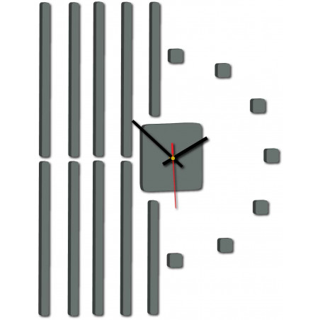 Moderne Uhr an einer Wand aus Kunststoff. Eigene Produktion, X-momon Bild an der Wand in der Küche, Wohnzimmer. X-momo Moderne Uhr an einer Wand aus Kunststoff. Eigene Produktion, X-momon Bild an der Wand in der Küche, Wohnzimmer. X-momo