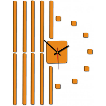 Moderne Uhr an einer Wand aus Kunststoff. Eigene Produktion, X-momon Bild an der Wand in der Küche, Wohnzimmer. X-momo Moderne Uhr an einer Wand aus Kunststoff. Eigene Produktion, X-momon Bild an der Wand in der Küche, Wohnzimmer. X-momo