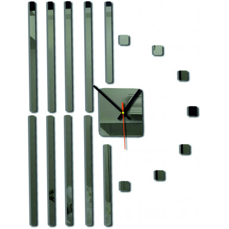 Moderne Wanduhr aus Kunststoff. Eigene Produktion, X-momo Moderne Wanduhr aus Kunststoff. Eigene Produktion, X-momo