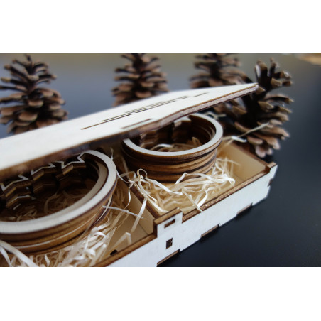 Holz- und Kunststoffornamente, Weihnachtsornamente, Vintage-Accessoires aus Holz