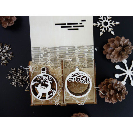 Ornamente aus Holz und Kunststoff, Weihnachtsschmuck, Vintage-Accessoires aus Holz