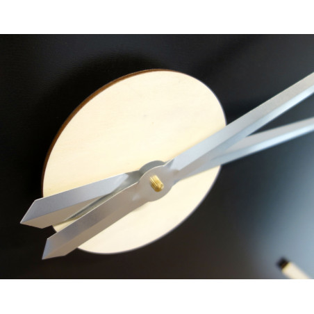 Moderne Wanduhr, Wanduhr aus Holz, Sperrholz Moderne Wanduhr, Wanduhr aus Holz, Sperrholz
