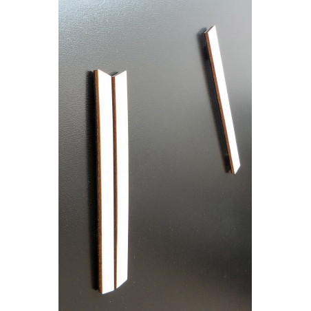 Moderne Wanduhr, Wanduhr aus Holz, Sperrholz Moderne Wanduhr, Wanduhr aus Holz, Sperrholz