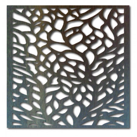 Geschnitztes Bild an der Wand eines hölzernen Sperrholzes KLIDKK