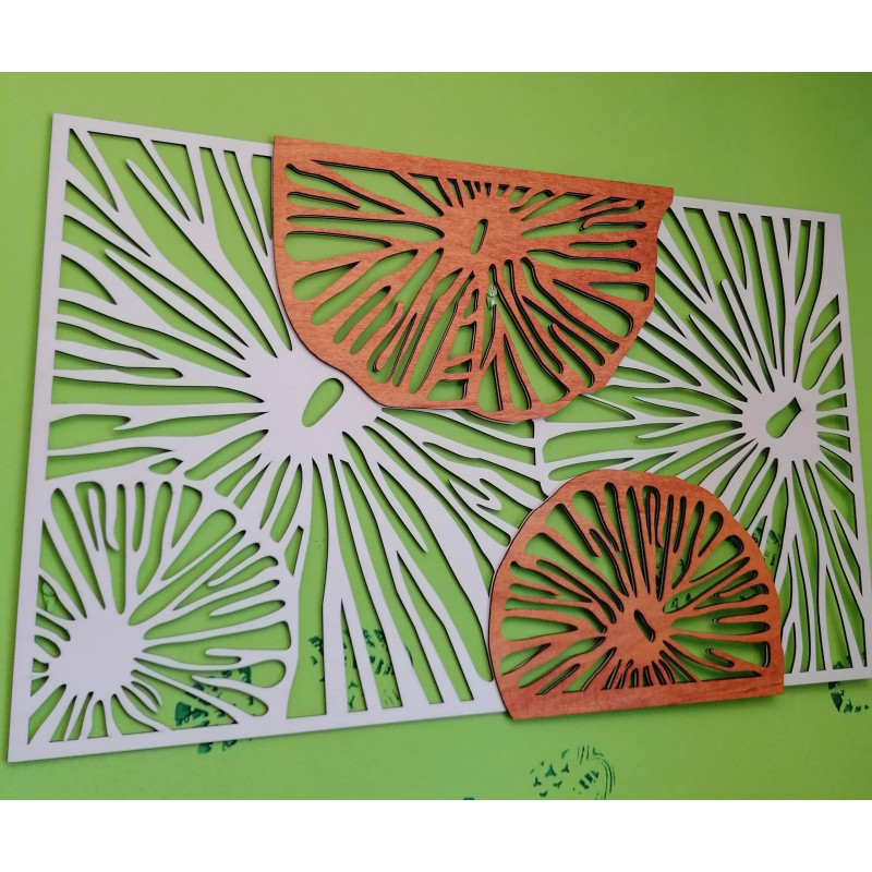 Elegante Wanddekoration aus Holz mit floralem...