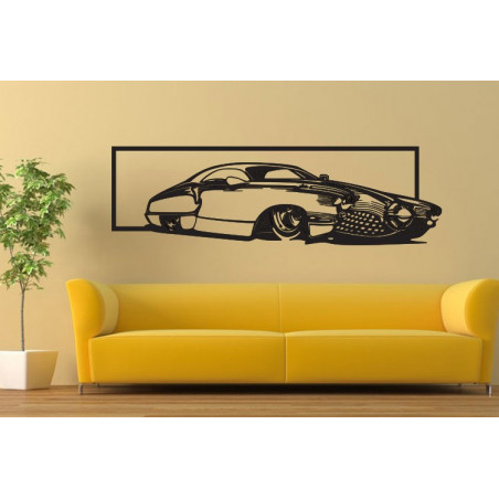 Exklusives Bild an der Wand eines Autos aus historischem Sperrholz